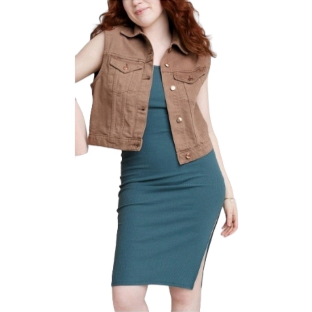 Wild Fable Denim Vest Brown
(NWT)
Mineral Dyed Retro Trucker Vest
Womens
